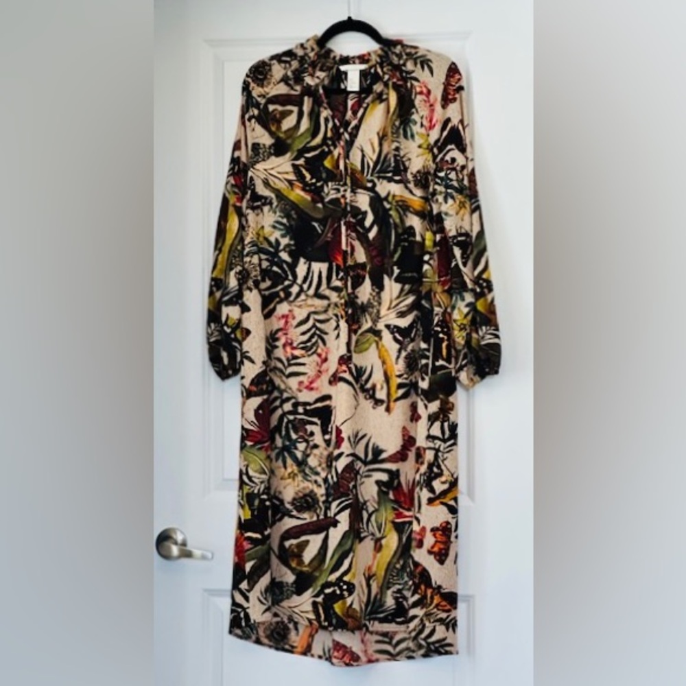 H&M Dress Butterflies Tan Burgundy Orange Floral Ruffled Neck Gathers Sz 8